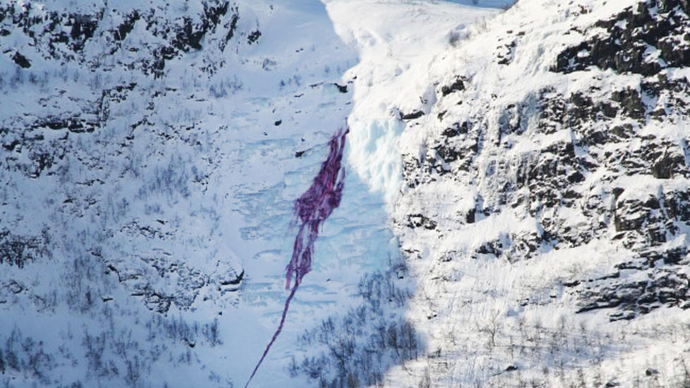 R�DMALT: Denne islagte fossen p� Hovden er stridens kjerne. Foto: Lasse Eidskrem/Destinasjon Hovden.