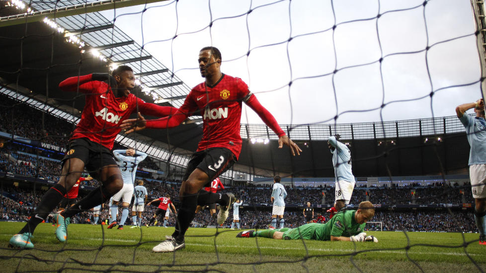 BYRIVALER: P� mandag m�tes Manchester United og Manchester City p� Old Trafford. Med seier vil f�rstnevnte ha en luke p� 18 poeng ned til City, men Joe Hart vil ikke gi ros til de r�de djevlene. Foto: NTB Scanpix