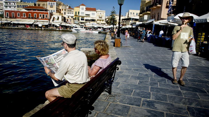 KRETAD�GN: Det er flere enn forfatteren Tove Nilsen som har tapt sitt hjerte til Kreta. Her i havna i Chania kommer du til � h�re mye norsk i sommer. Foto:JOHN T. PEDERSEN