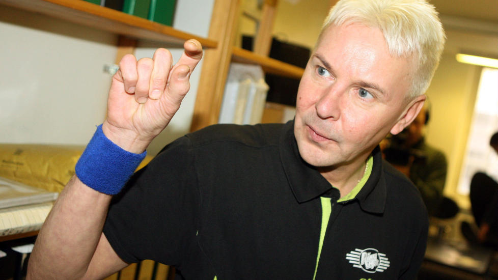 TILBAKE I HOPPSPORTEN: Matti Nyk�nen gj�r comeback i hoppsporten, n� som personlig trener for den kontroversielle hopperen Harri Olli. M�let er medalje i OL i Sotsji til vinteren. Foto: Jussi Nukari / AFP / NTB Scanpix