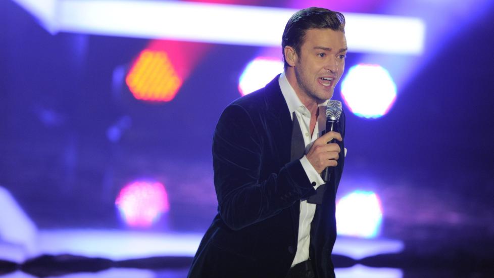 BRINGING JUSTIN BACK: Justin Timberlake er tilbake p� scenen etter � ha satset p� skuespillerkarrieren. Her fra en TV-opptreden forrige m�ned. Foto: NTB Scanpix/EPA
