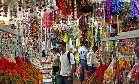 EKSOTISK: I Little India f�r du en smak av Bombay. Her kiler karriduften i nesa. Foto: Foto: MICHAEL T�PFER