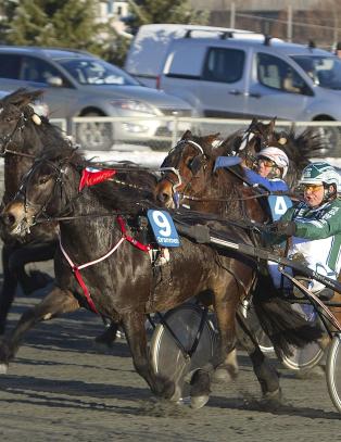 - Utrolig at hun kan fly s� fort