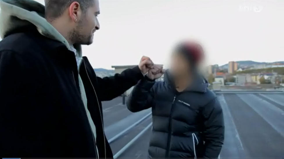 INTERVJUET: Som 17-�ring, etter � ha kommet ut av varetekt i 2011, ble hovedtiltalte i sexfelle-saken intervjuet av Trygdekontoret p� NRK. Flere av ofrene reagerer p� det n�r de har blitt opplyst om programmet i dag. Skjermdump: NRK