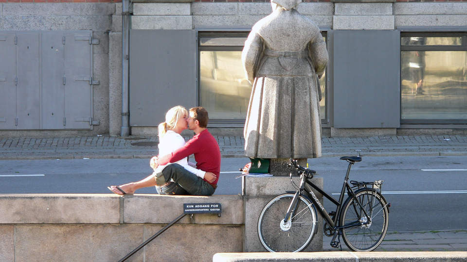 DET GODE LIV: Det m� v�re en grunn til at danskene er blant verdens lykkeligste og mest innovative folkeslag, mener magasinet Monocle. Bladet, med redakt�r Tyler Br�l� i spissen, har k�ret K�benhavn til verdens beste by � bo i.Foto: STIG NYGAARD/CREATIVE COMMONS