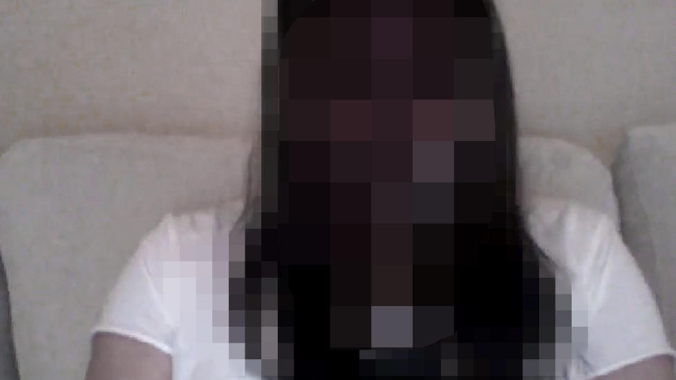 REAGERTE: Den 13 �r gamle jenta la ut flere videoer p� Youtube. I en av disse tok hun opp sjikane som noen hadde skrevet til henne. N� mistenker politiet at flere har v�rt utsatt for det samme. Foto: Privat/Youtube.