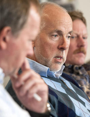 Fanget p� kontoret i 44 timer