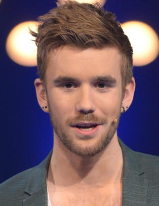 Gjennomf�rer �Idol�-sending med hjernerystelse