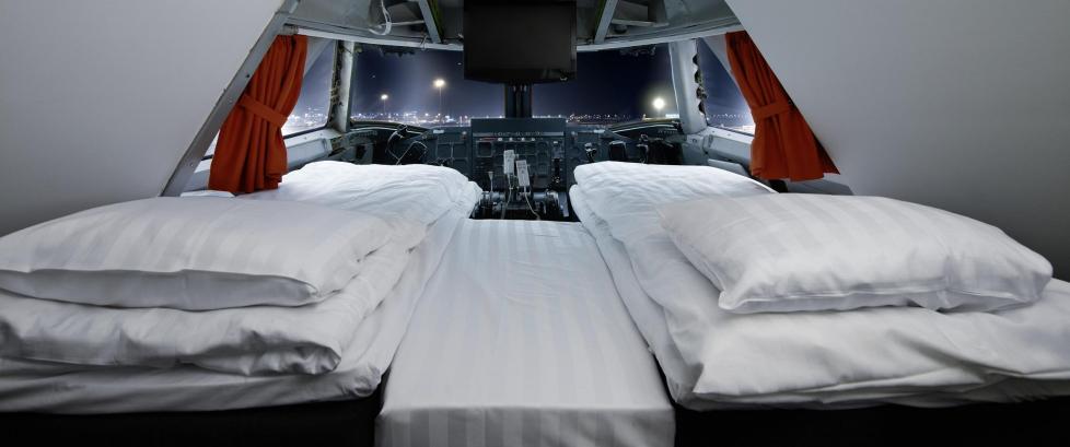 Du sover i en jumbojet, og suiten er i cockpit