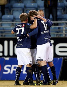 - En bonus � sl� den regjerende mesteren