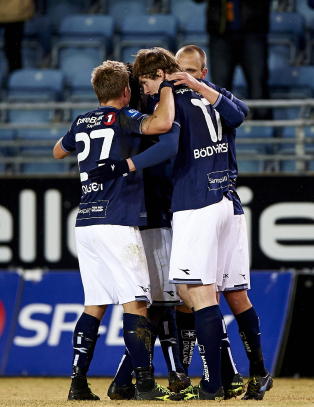 - En bonus � sl� den regjerende mesteren