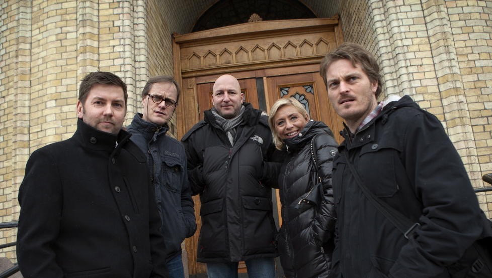 VANT FRAM: Stortingsbes�k ga resultat. N� f�r festivaler fortsatt lov til � selge tobakk. Her ser vi, fra venstre: Geir Oterhals (Bylarm), J�rgen Roll (Norwegian Wood), Kenneth Isaksen (sikkerhetsselskapet Prosec), Benedicte Nilsen (Hove) og Gunder Gundersen (Slottsfjell). Foto: Anders Gr�nneberg