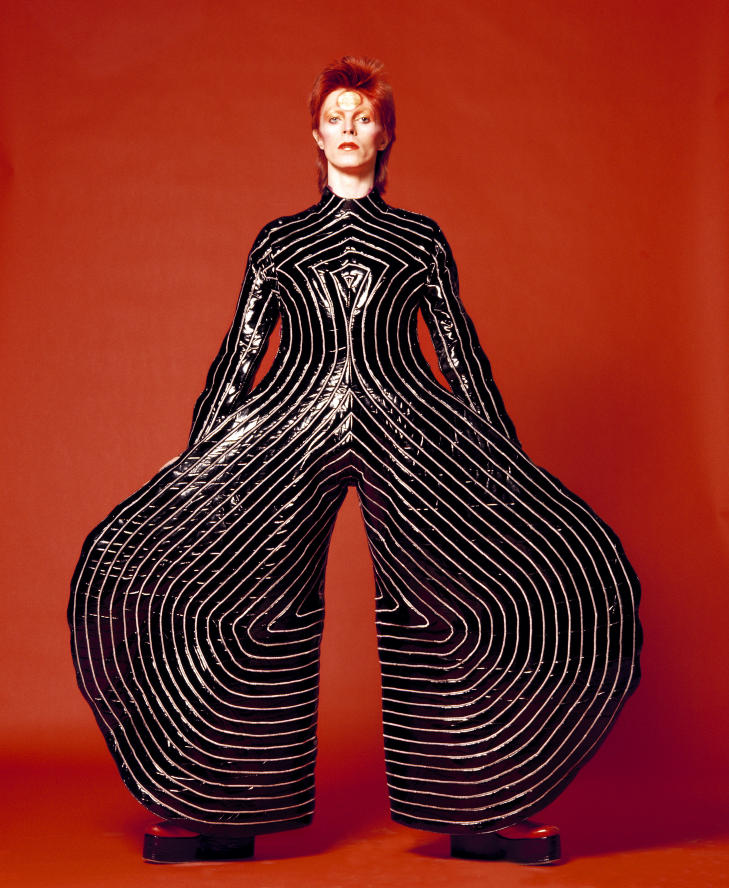 ALADDIN SANE: Stripete drakt fra Aladdin Sane-turneen, 1973. Drakten er utstilt p� Bowie-utstillingen i London. Design: Kansai Yamamoto. Foto: Masayoshi Sukita � Sukita The David Bowie Archive 2012
