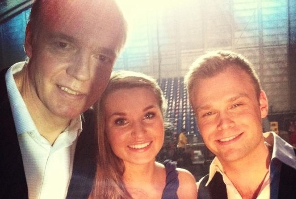 GODE STUNDER: Eivind R�lles og Christian Ingebrigtsen sto bak Nora Foss al-Jabris andreplass i fjor�rets Melodi Grand Prix. Her er de avbildet etter delfinaleseieren p� �rland. Foto: Privat