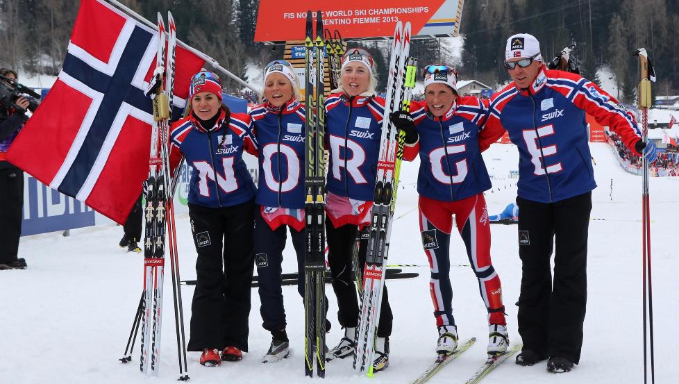 MISBRUKT: De norske skijentene, som her feirer VM-gullet p� stafett, misbrukes p� et norsk hardpornonettsted. N� reagerer Norges Skiforbund. Foto: AP / Armando Trovati / NTB Scanpix