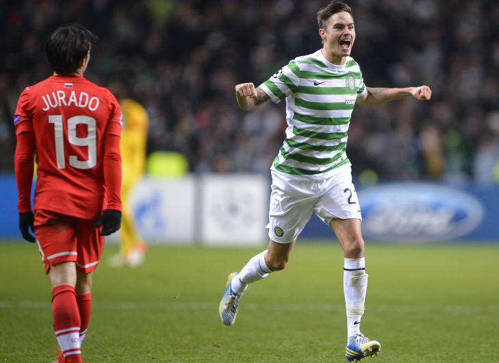 PROVOSERER: Tidligere RBK-back Mikael Lustig. Her i aksjon for Glasgow Celtic. Foto: Reuters / Russell Cheyne / NTB Scanpix