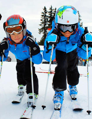 Er bare seks og sju �r, men allerede veteraner i bakken