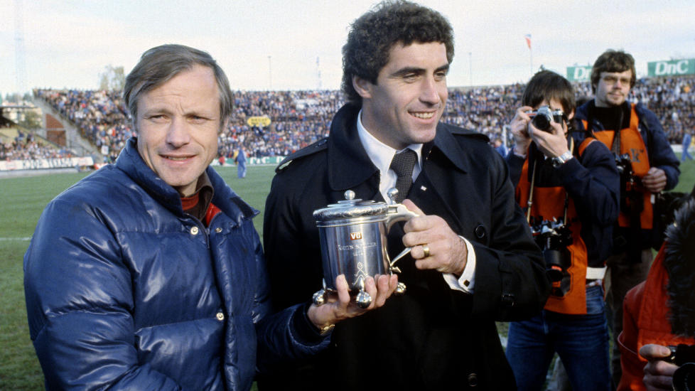 PENGELENS?: Peter Shilton er tatt for fyllekj�ring, men hevder han ikke har nok penger til � betale bota. Her under et norgesbes�k i 1979.  
FOTO: Bj�rn Sigurs�n / NTB / SCANPIX