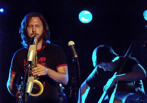 KJETIL M�STER:  Debuterer som albumartist med et h�ytrykk av ei kvartettplate. Her p� Moldejazz 2006 med Per Zanussi til h�yre.FOTO: TERJE MOSNES