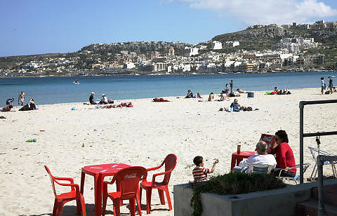 STRANDLIV: Melliah Bay nord p� Malta er en av middelhavs�yas fineste strender. Foto: EIVIND PEDERSEN