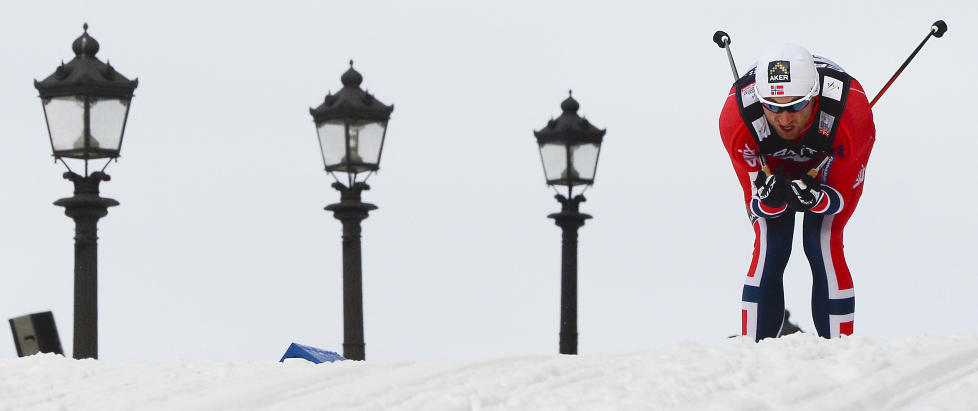  OPERERES:  Petter Northug vant verdenscupen sammenlagt for ikke mange uker siden. Kommende uke m� han p� operasjonsbordet og fjerne brusk i kneet. Foto:  AFP PHOTO / JONATHAN NACKSTRAND / NTB Scanpix