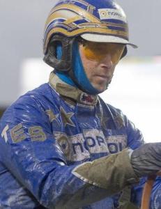 Fengslet stjernekusk f�r kj�re l�p midt i soningen