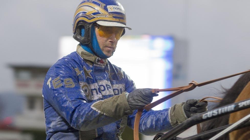 F�R KJ�RE MIDT I SONINGEN: Tom Erk Solberg skal blant annet delta i p�skens V75. Foto: Hesteguiden.com