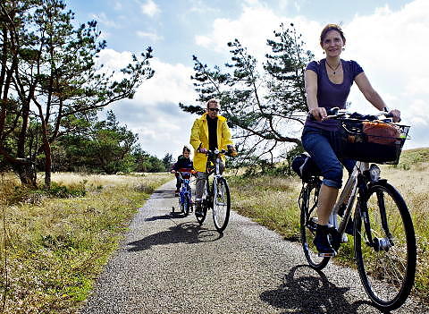 LITAUEN: Det er gode sykkelveier p� den kuriske landtunge. Foto: NINA HANSEN
