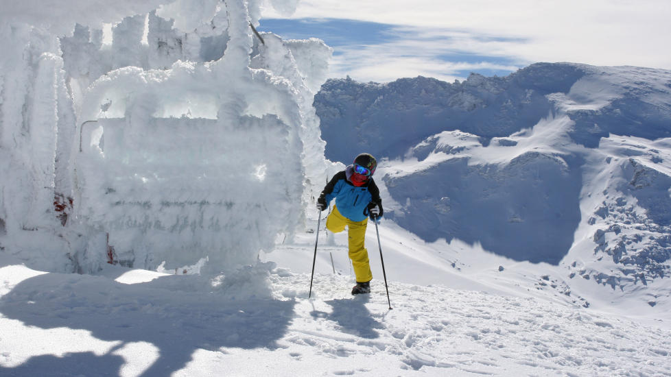 N�R KYSTEN: Hva med � starte dagen med en tur langs stranda og bruke ettermiddagen i skibakken? P� under to timer kommer du deg fra solkysten og opp til Sierra Nevada, ikke langt fra Granada. Sierra Nevada har Europas s�rligste skianlegg. I �r har det falt rekordmye sn�, og sesongen er forlenget til mai. Foto: RUBEN FABUEL