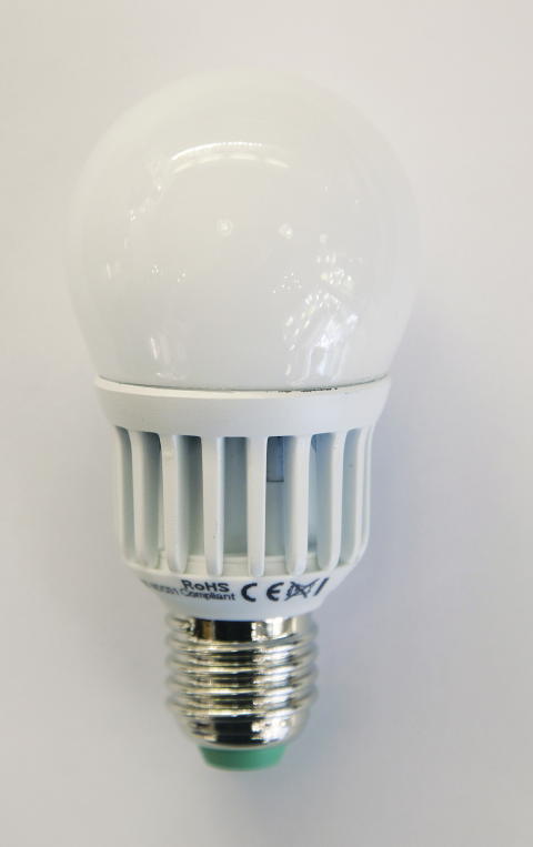 VINNEREN: LED-p�rene vil ta over mye av markedet om ganske f� �r, og spare oss for mye av pengene vi i dag bruker p� belysning, mener ekspertene.
Foto: Steinar Buholm / Dagbladet