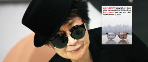 Yoko Ono (80) tvitret bilde av Lennons blodige briller