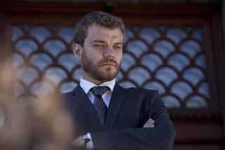 HAR ROLLE: Pilou Asb�k, kjent fra TV-serien �Borgen� som spindoktoren Kasper Juul. Foto: NRK