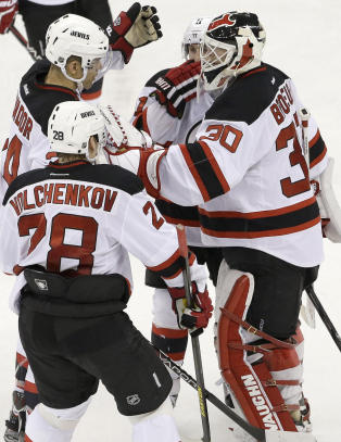 M�lscoreren? Han med keeperhjelmen...