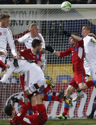 Danskene holder liv i VM-dr�mmen