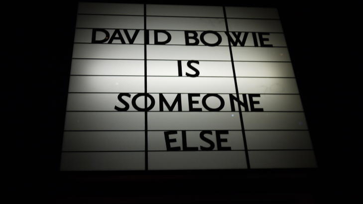 EN ANNEN: David Bowie er en postmoderne konstruksjon, if�lge kurator Geoffrey Marsh. Foto. JAN OMDAHL