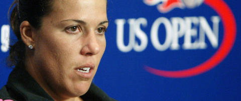 Tidligere tennisstjerne siktet for vold mot eks-kj�reste