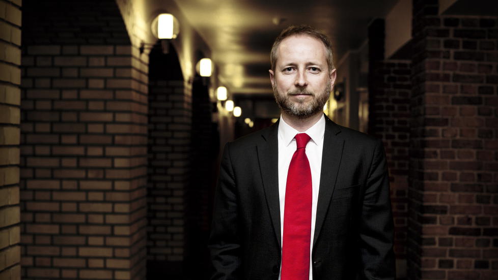 VANT MIDLERTIDIG OLJESEIER: Jan Mayen blir ikke �pnet for oljeboring f�r valget. Milj�minister B�rd Vegar Solhjell fikk viljen sin. Men SV var med p� konsekvensutredningen. Foto: Melisa Fajkovic / Dagbladet.