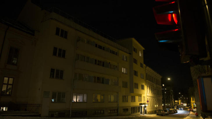 LURT I SEX-FELLA: Den sv�rt unge ransligaen kom i kontakt med mennene p� nettsteder der de to jentene, som den gang bare var 17 og 19 �r gamle, avtalte sex med hvert enkelt offer, f�r han ble bedt om � komme til en bestemt adresse p� Majorstua i Oslo. Foto: �istein Norum Monsen / Dagbladet