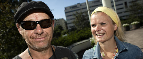 - Gr�t av massiv hatefull netthets