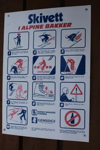  SKIVETTREGLENE: Les reglene i bakken f�r du setter utfor. Foto: KIRSTEN MARGRETHE BUZZI