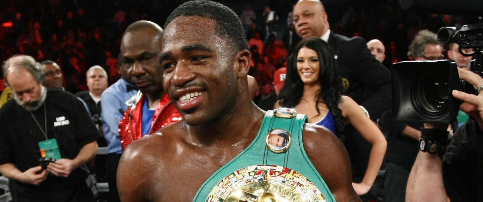 Boksestjerne provoserer med � skylle penger ned i do