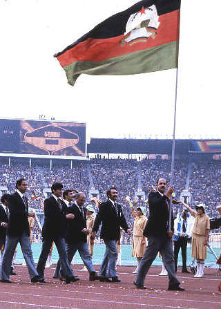 NORGE BOIKOTTET: Norge boikottet sommerlekene i Moskva p� grunn av Sovjets invasjon i Afghanistan. Bildet fra �pningsseremonien p� Lenin stadion viser Afghanistans tropp som marsjerer inn til verdens f�rste kommunistiske leker. 
Foto: EPU / SCANPIX