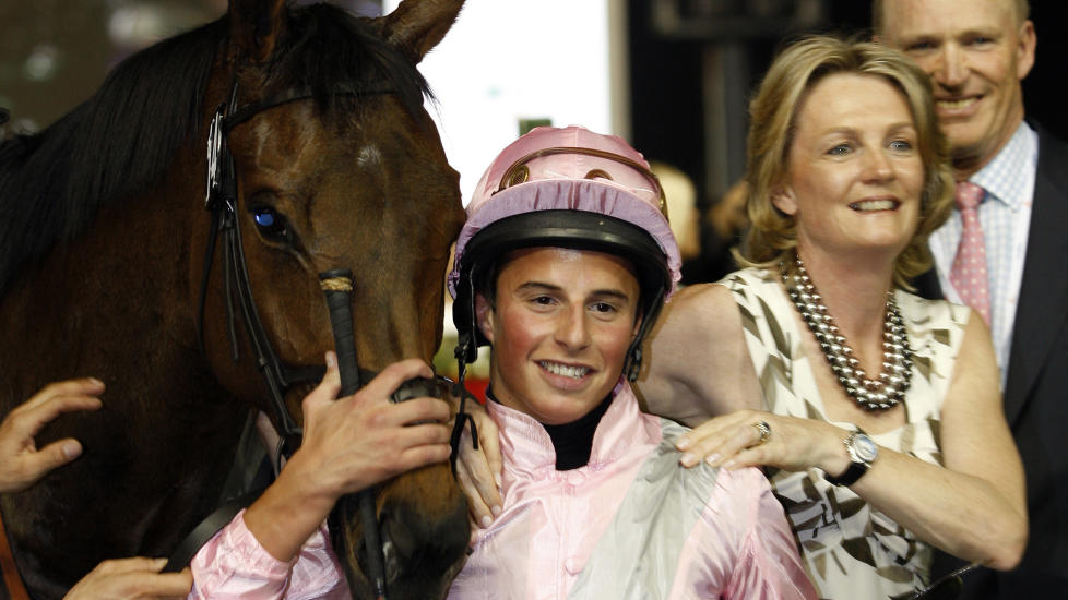  RIR FOR MILLIONER:  William Buick skal l�rdag ri for 34 millioner i hovedpremien. Her fra World Cup Dubai i 2010, hvor han vant med Andrew Lloyd Webbers hest, Da Re Mi. Foto: REUTERS/Ahmed Jadallah (UNITED ARAB EMIRATES)
