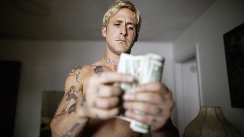 I BARIS: Ryan Gosling spiller en opptredende motorsyklist som havner p� skr�planet i et fors�k p� � vinne tilbake dama i �The Place Beyond the Pines�.