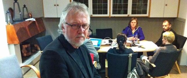 Berg-ordf�rer kjenner familiene til de tre savnede mennene godt