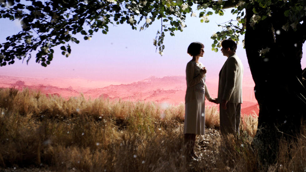 ROMANTISK S� DET REKKER: �Den lidenskapelige fiolinisten� er basert p� ideen om at stor og gjerne ulykkelig kj�rlighet m� til for at stor kunst skal kunne skapes. Den
som er �mfintlig overfor kitsch m� snu i d�ra.De andre vil f� mye pent � se p�.