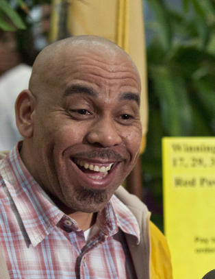 - Jeg vil si opp jobben, skaffe meg bil og kj�pe alt kona vil ha