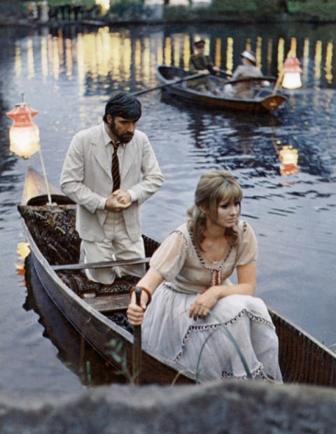 SELVPORTRETT: Alan Bates som Rupert Birkin og Jenny Linden som Ursula i Ken Russells versjon av �Women in Love�. Birkin blir av mange betraktet som D.H. Lawrences alter ego i romanen.