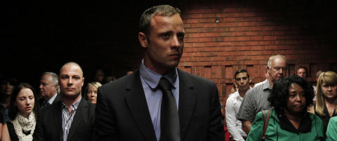 Pistorius krever lov
til � reise hjem