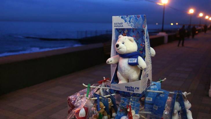 BRINGER LYKKE? Russland m� h�pe at OL-maskotene bringer lykke neste vinter. Foto: Maxim Sjipenkov / EPA / NTB Scanpix